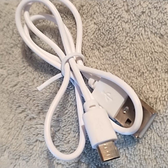 Humidifier/Diffuser - mobile NWOT - Picture 4 of 4